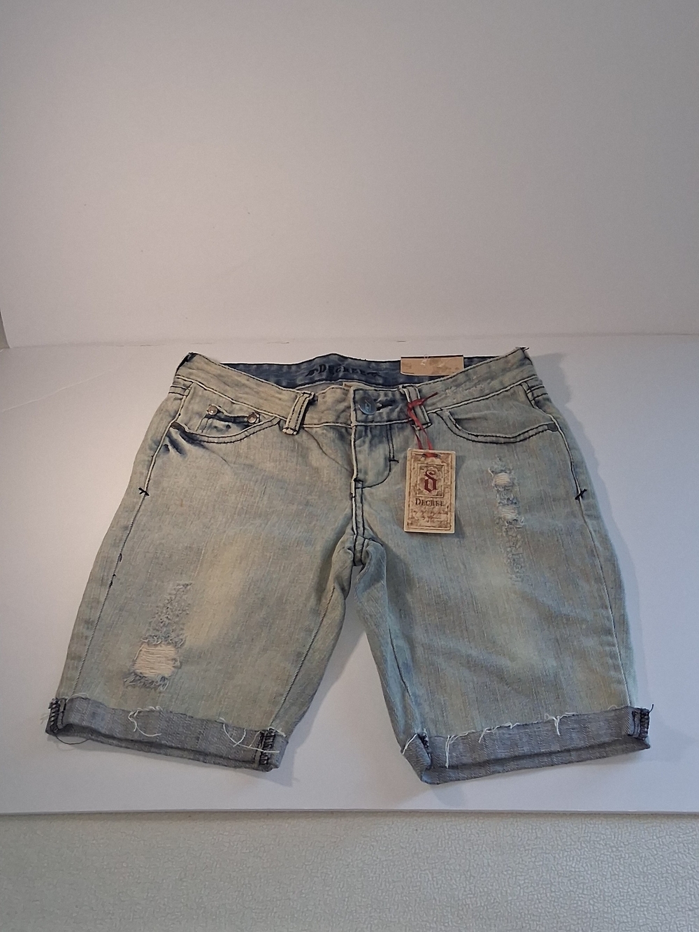 NWT DECREE Women's Light Blue Distressed Denim Shorts Size 3